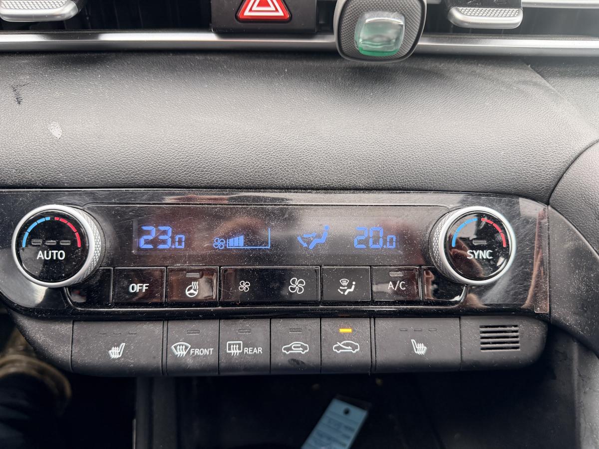 2021 Hyundai Elantra - Image 13