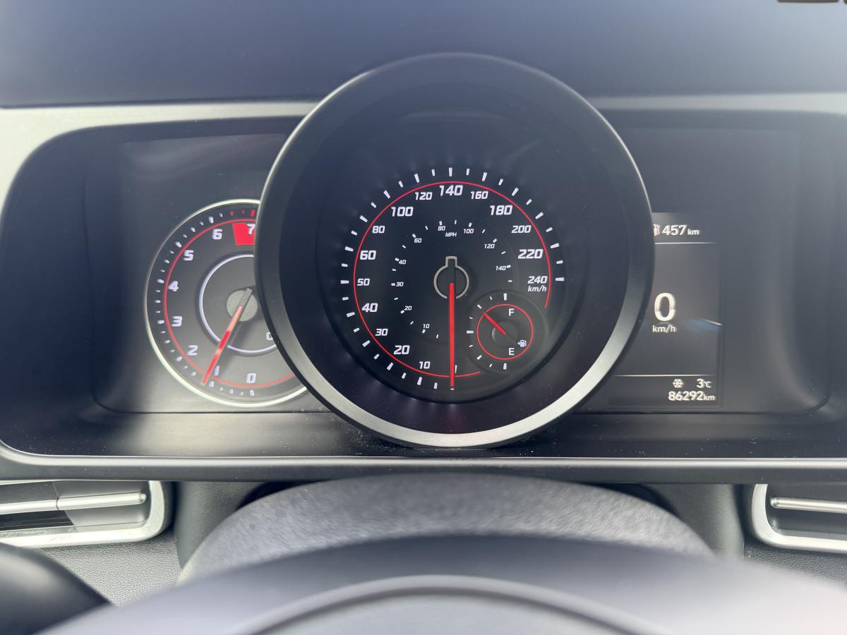 2021 Hyundai Elantra - Image 16