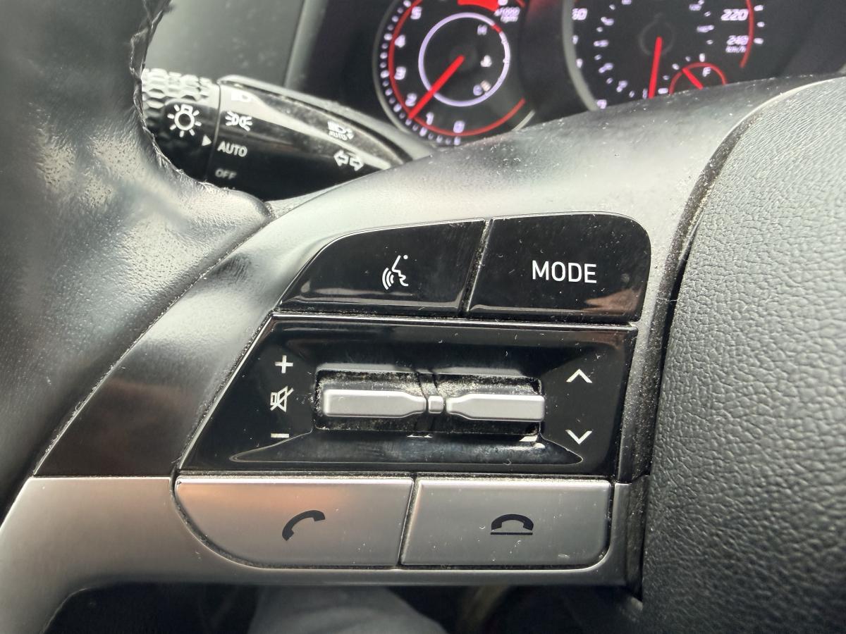 2021 Hyundai Elantra - Image 17