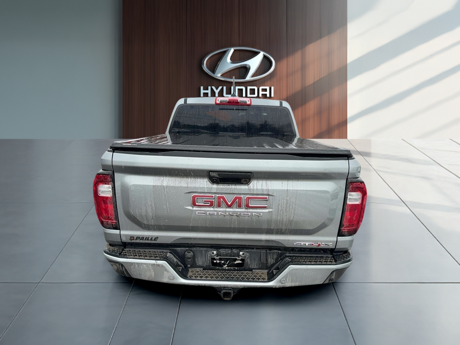 2025 GMC Canyon - Image 3
