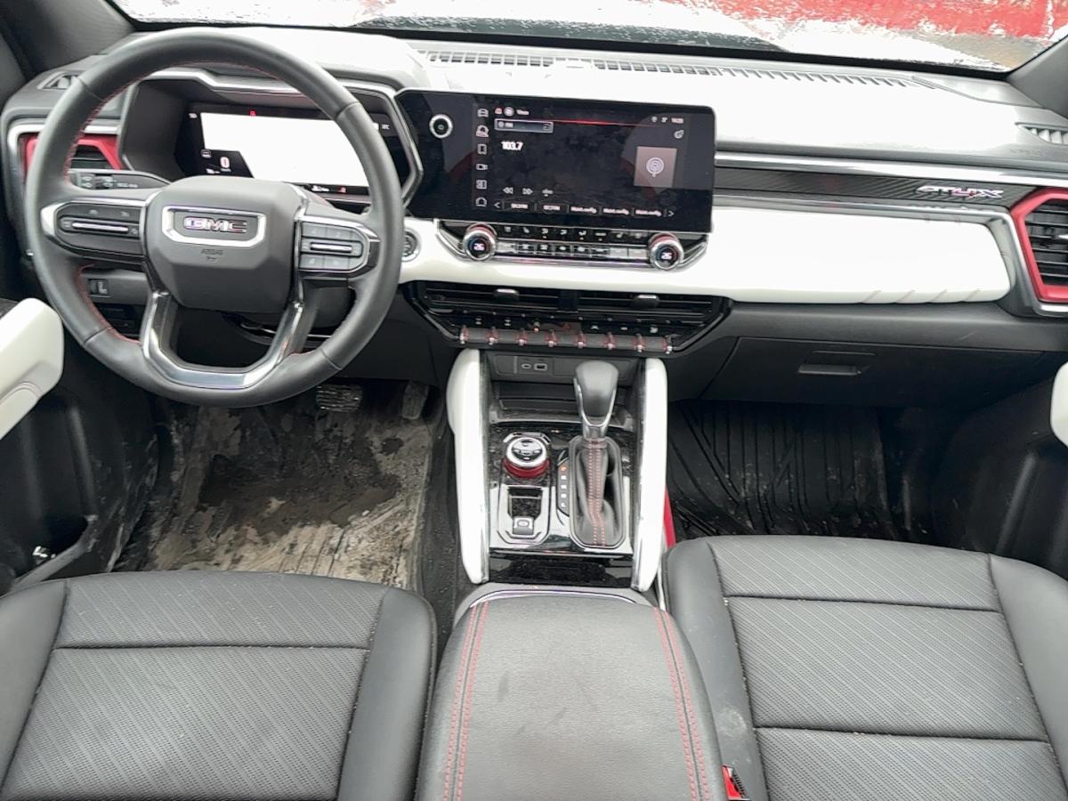 2025 GMC Canyon - Image 7