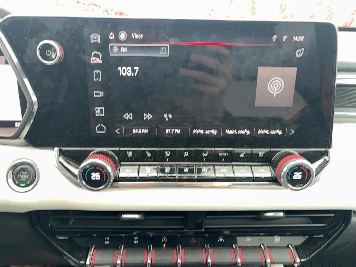 2025 GMC Canyon - Image 8