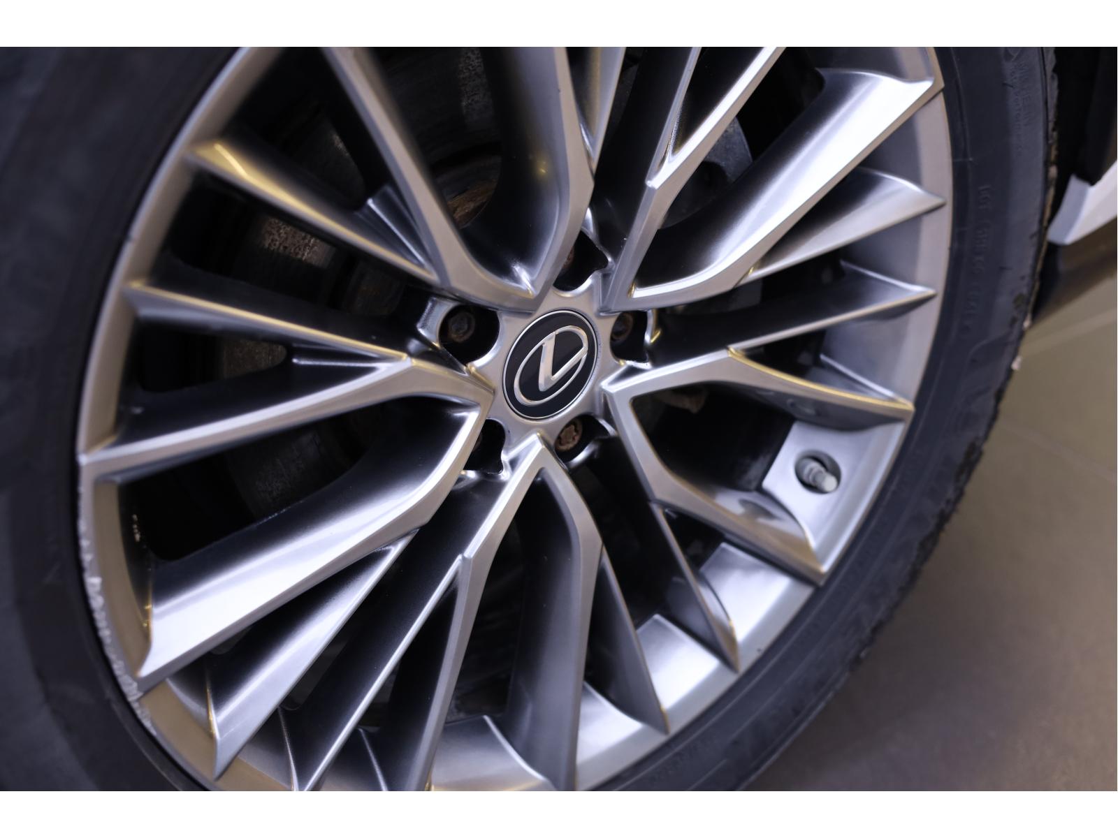 2022 Lexus NX - Image 5