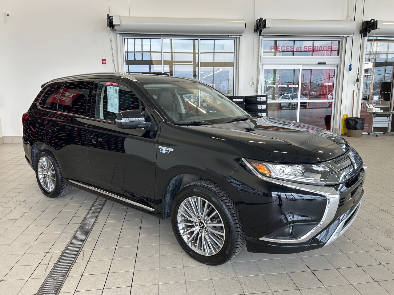 2020 Mitsubishi Outlander PHEV - Image 11