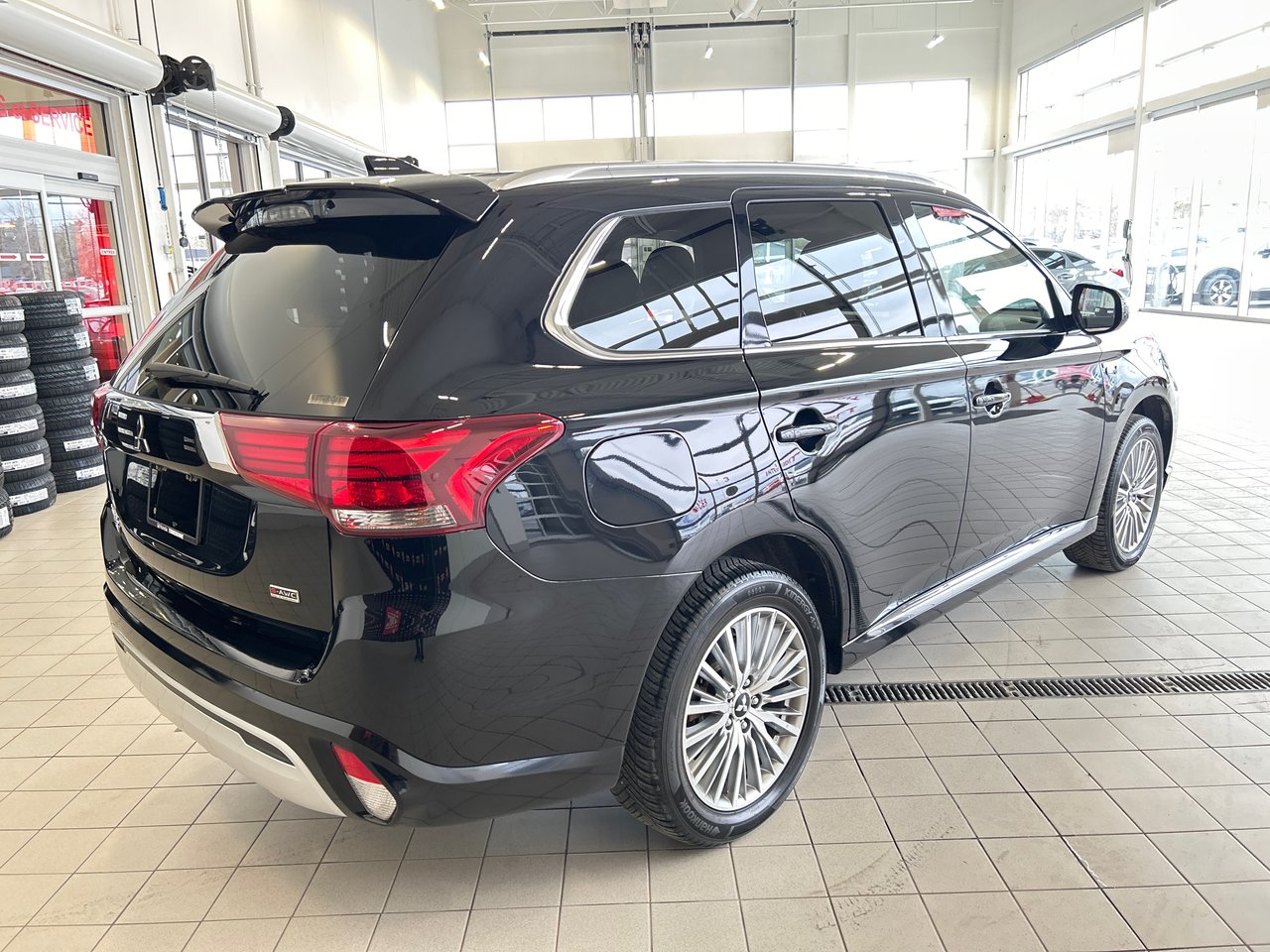 2020 Mitsubishi Outlander PHEV - Image 13