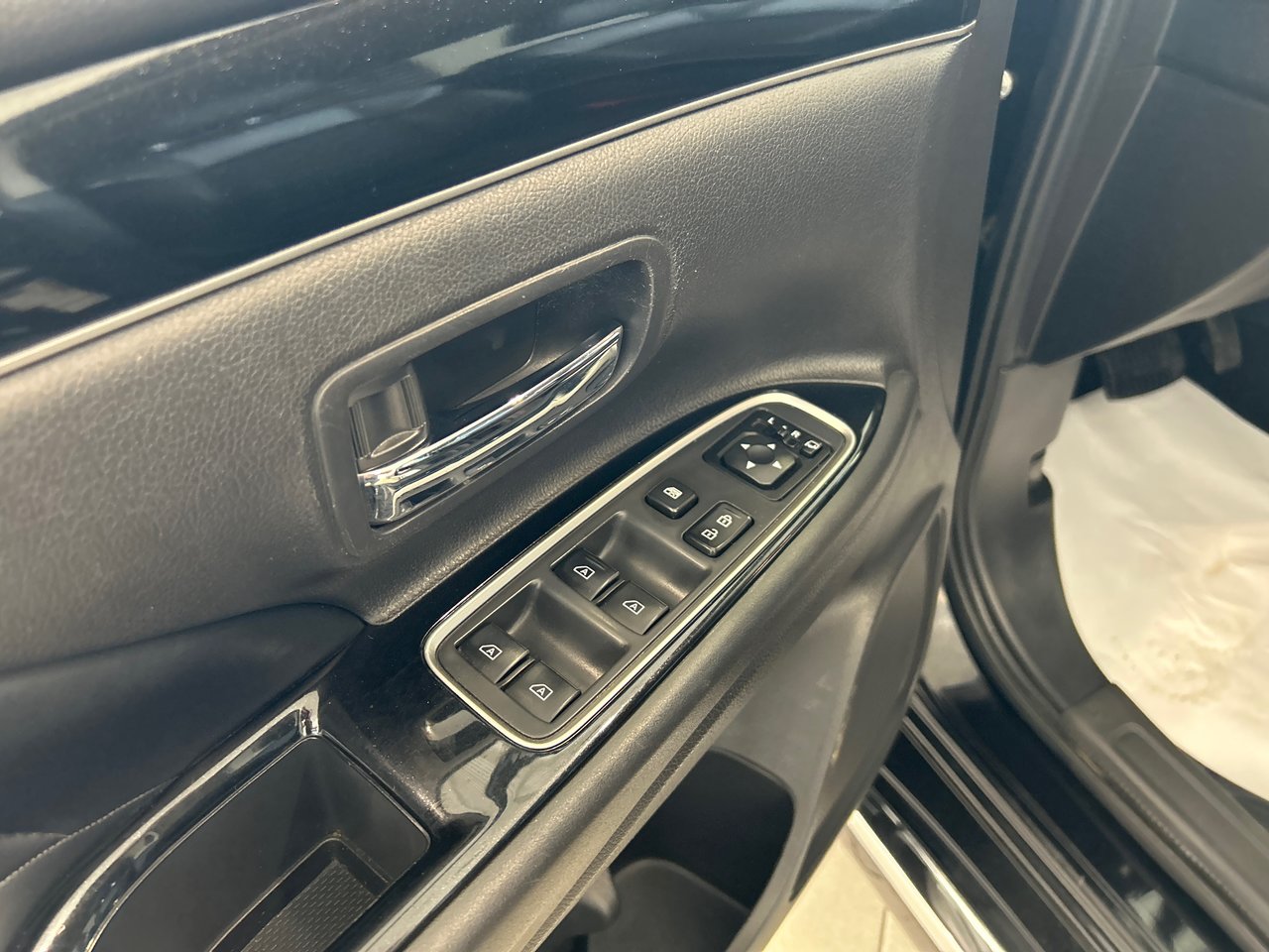 2020 Mitsubishi Outlander PHEV - Image 27