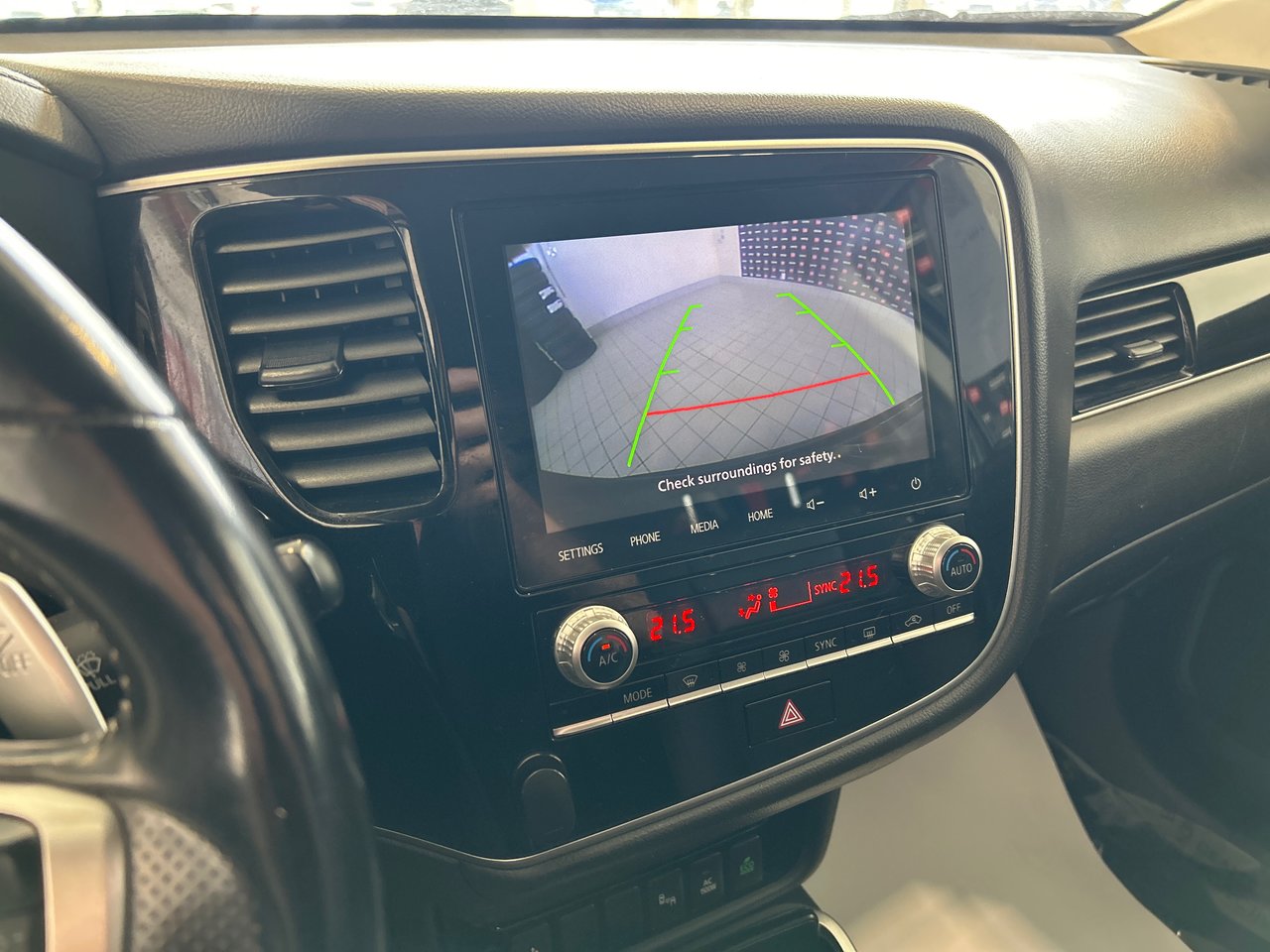 2020 Mitsubishi Outlander PHEV - Image 40