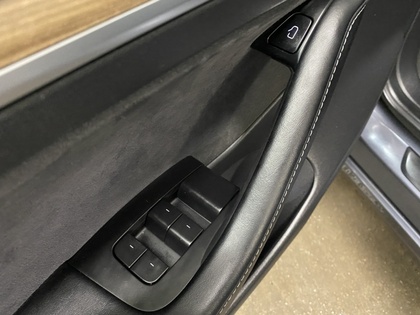 2021 Tesla Model 3 - Image 34