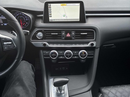 2020 Genesis G70 - Image 7