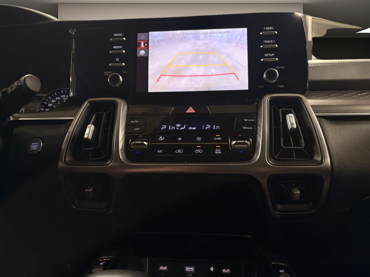 2023 Kia Sorento - Image 18