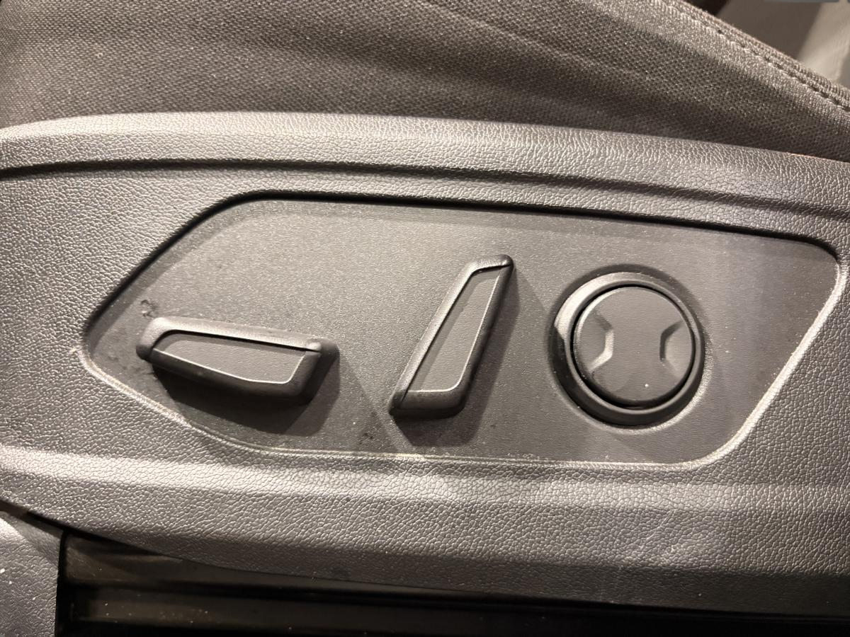 2023 Kia Sorento - Image 25