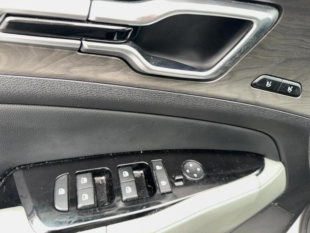 2023 Kia Sportage - Image 10