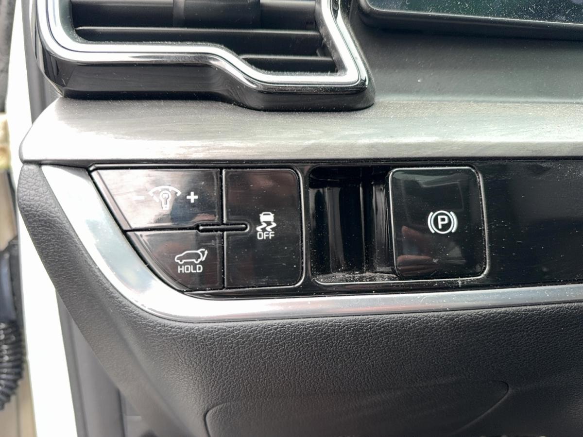 2023 Kia Sportage - Image 11