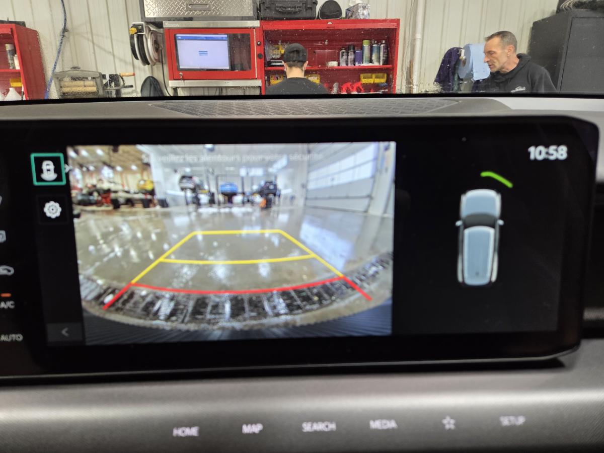 2026 Kia EV9 - Image 18