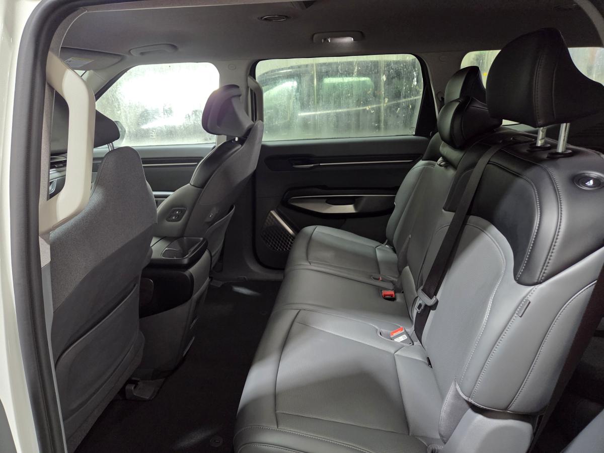 2026 Kia EV9 - Image 20