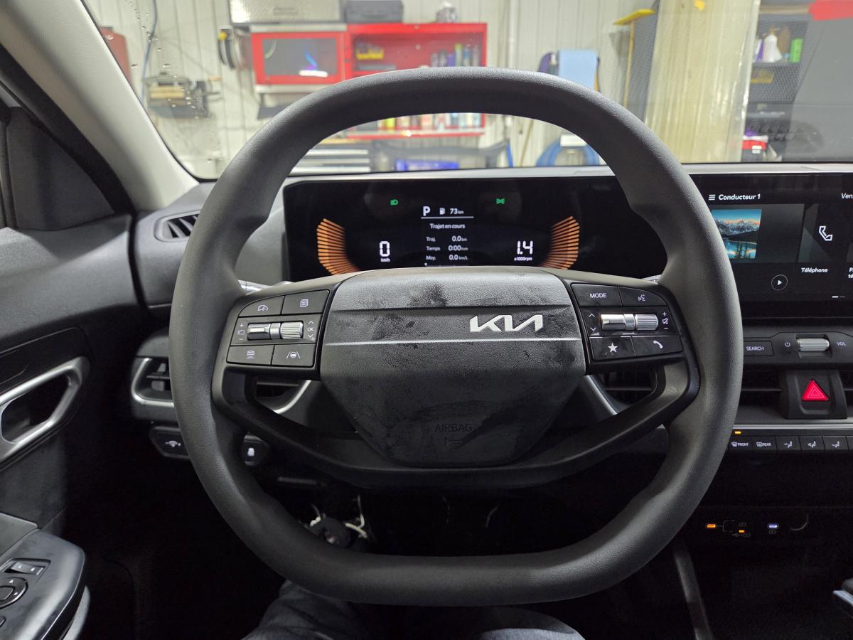 2025 Kia K4 - Image 12