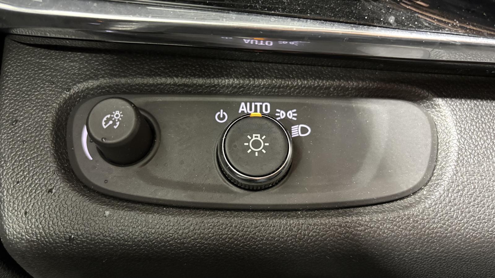 2024 Buick Envista - Image 16