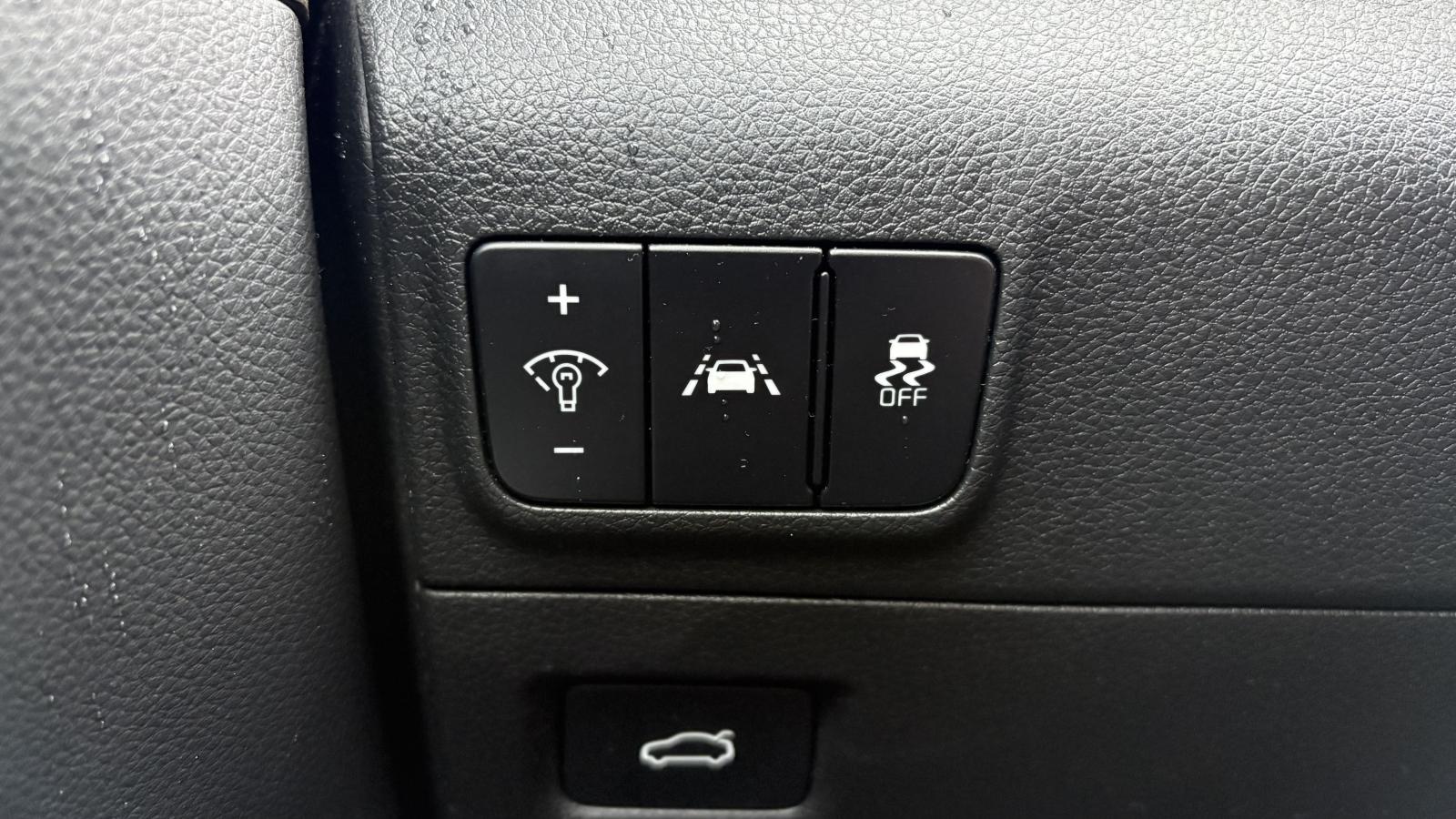 2023 Kia K5 - Image 17