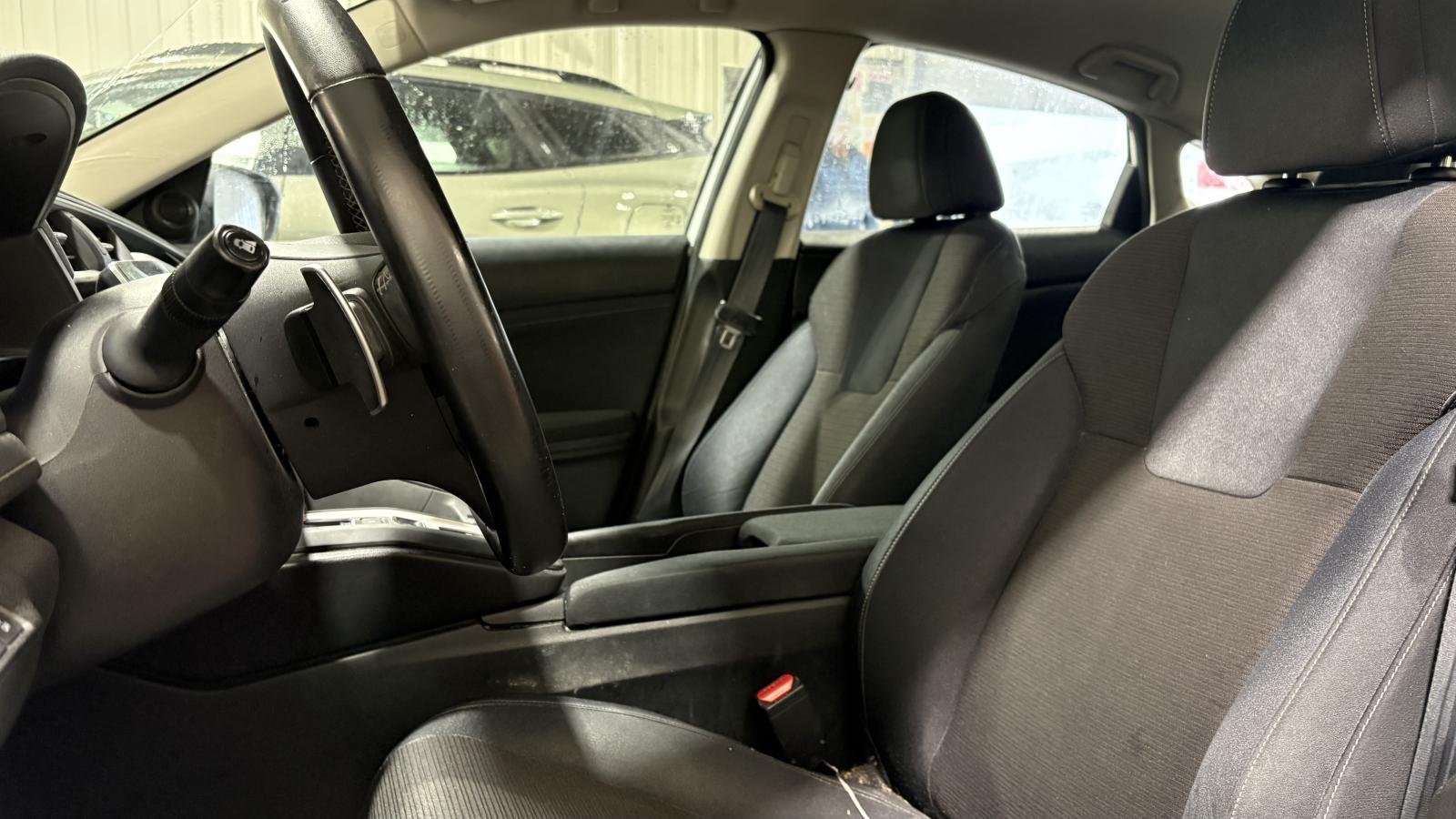 2019 Honda Insight - Image 14