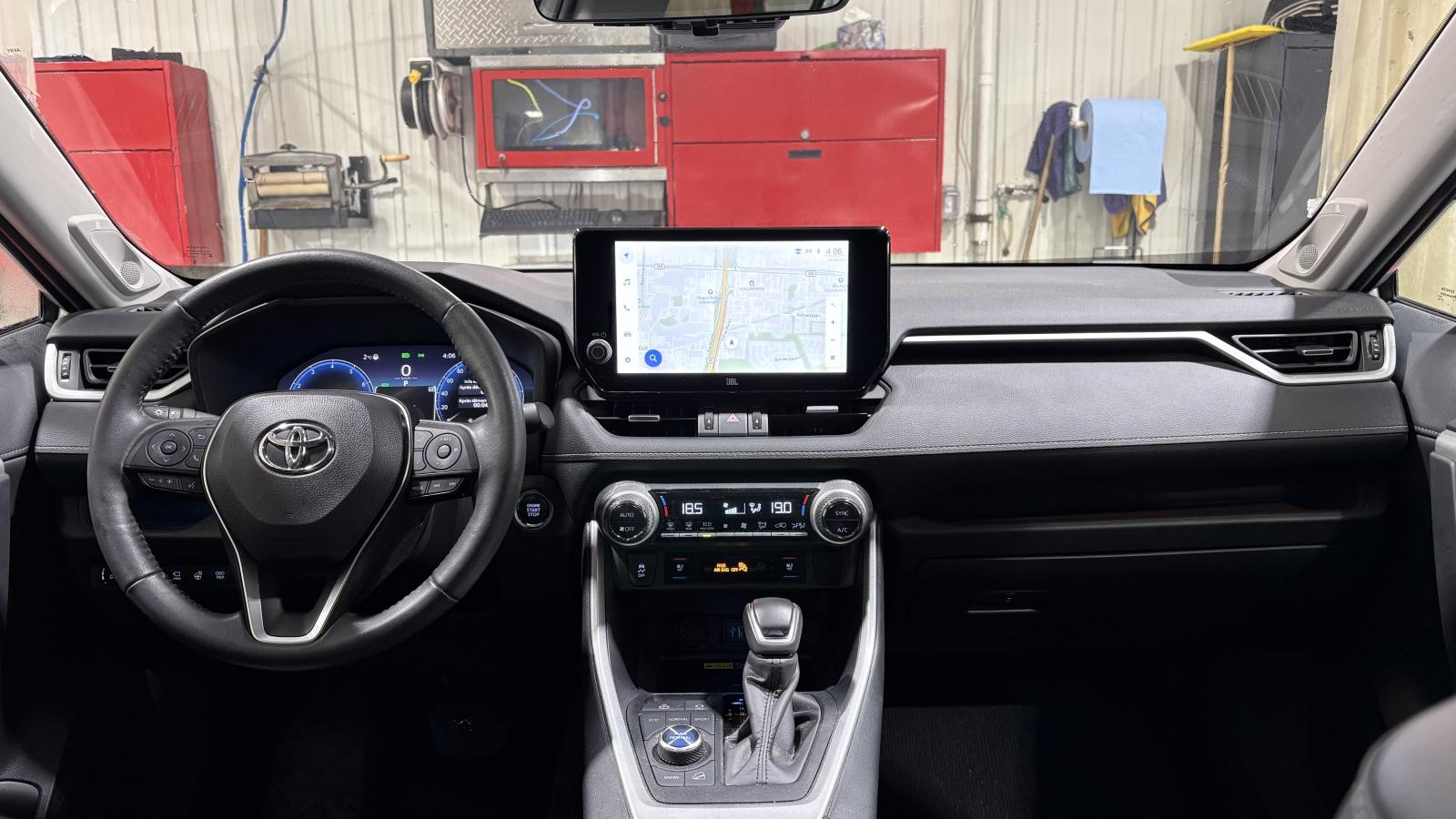 2023 Toyota RAV4 - Image 7