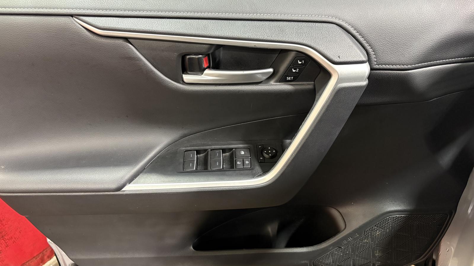 2023 Toyota RAV4 - Image 11