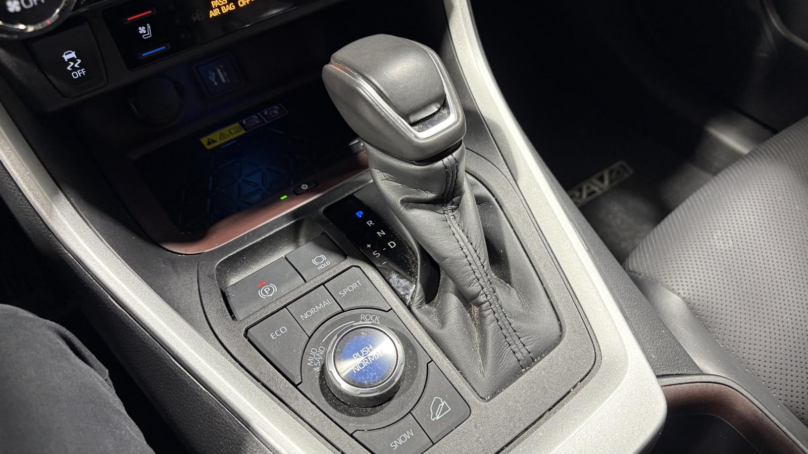 2023 Toyota RAV4 - Image 28