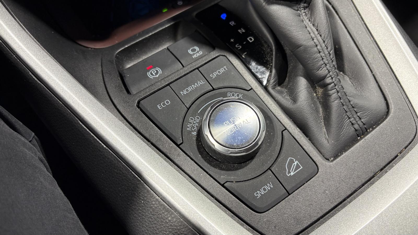 2023 Toyota RAV4 - Image 29