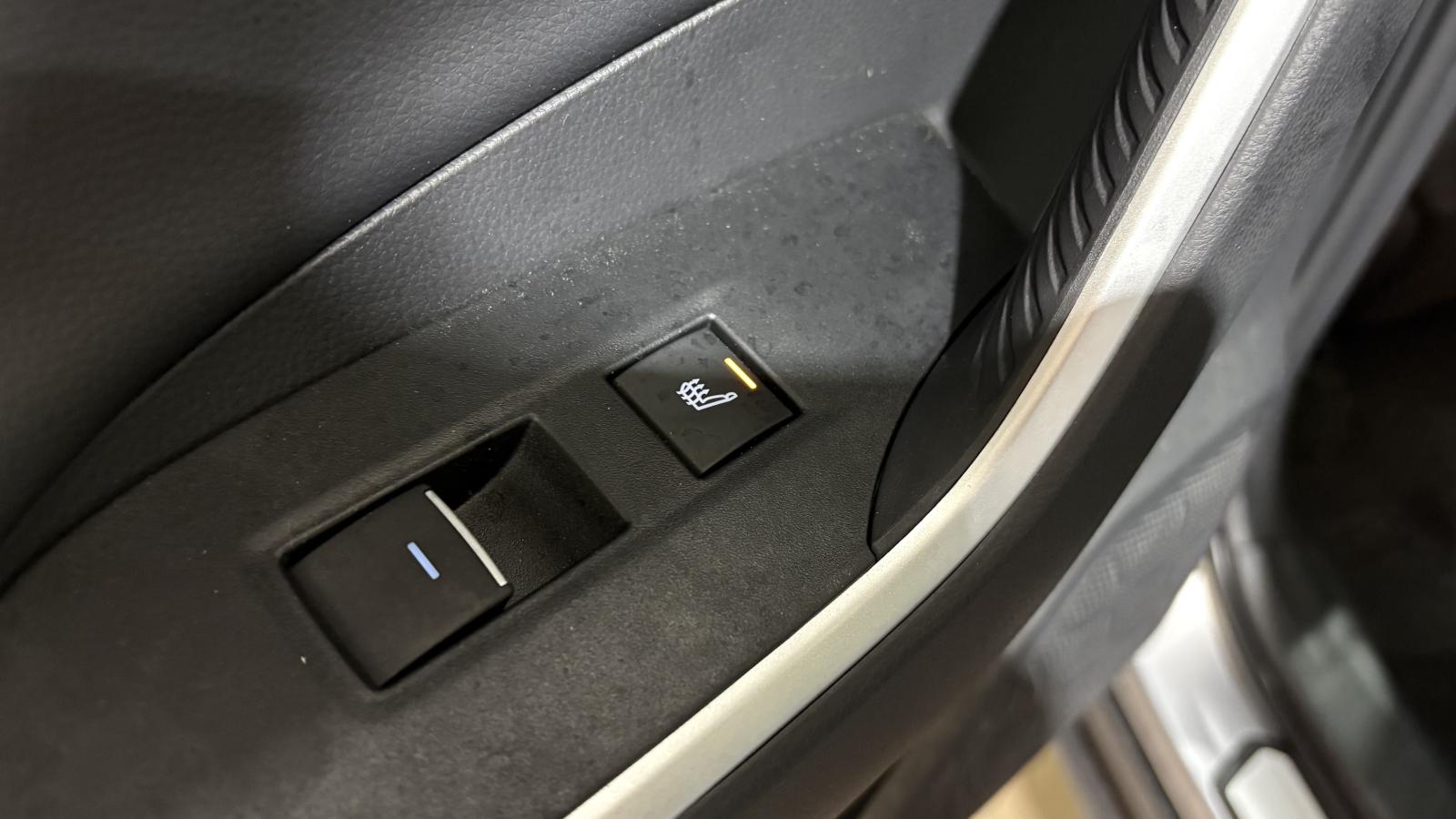 2023 Toyota RAV4 - Image 35