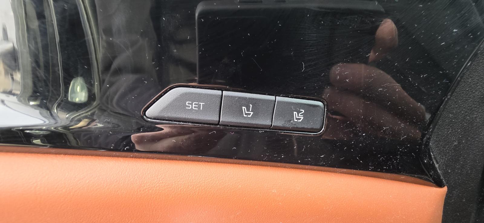 2022 Kia Carnival - Image 17