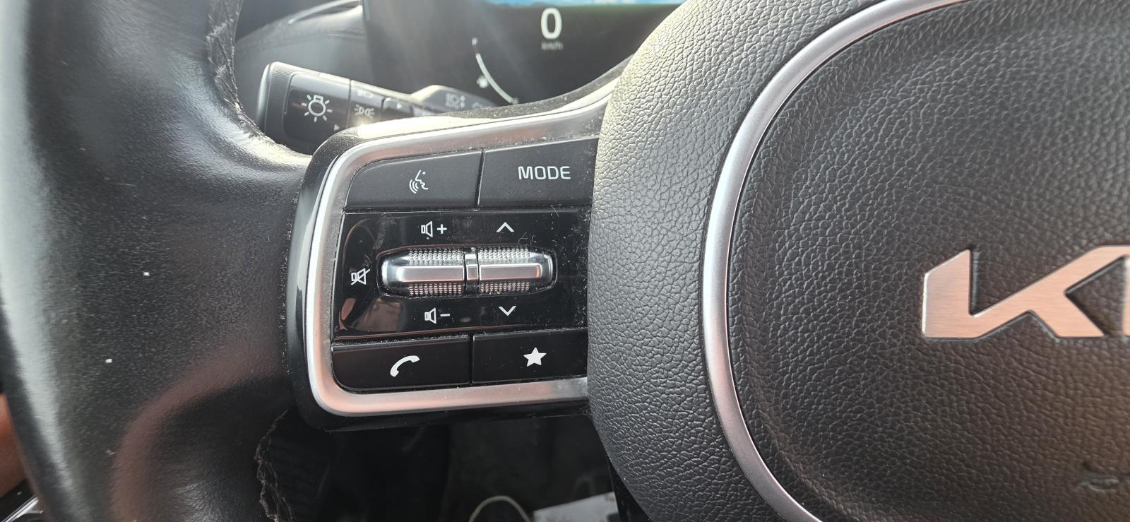 2022 Kia Carnival - Image 23