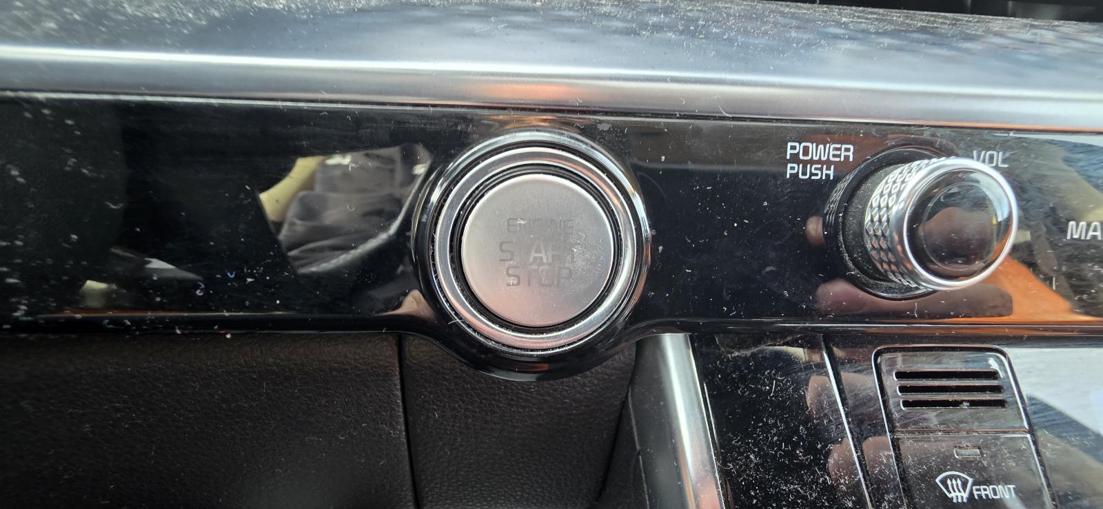 2022 Kia Carnival - Image 28