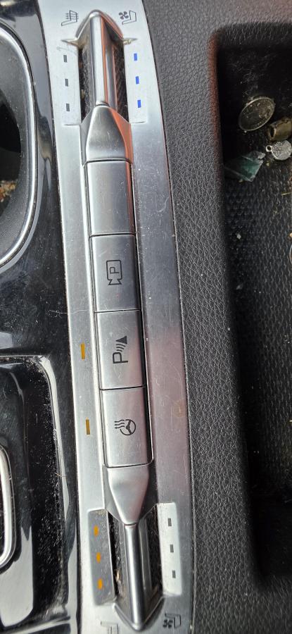 2022 Kia Carnival - Image 36