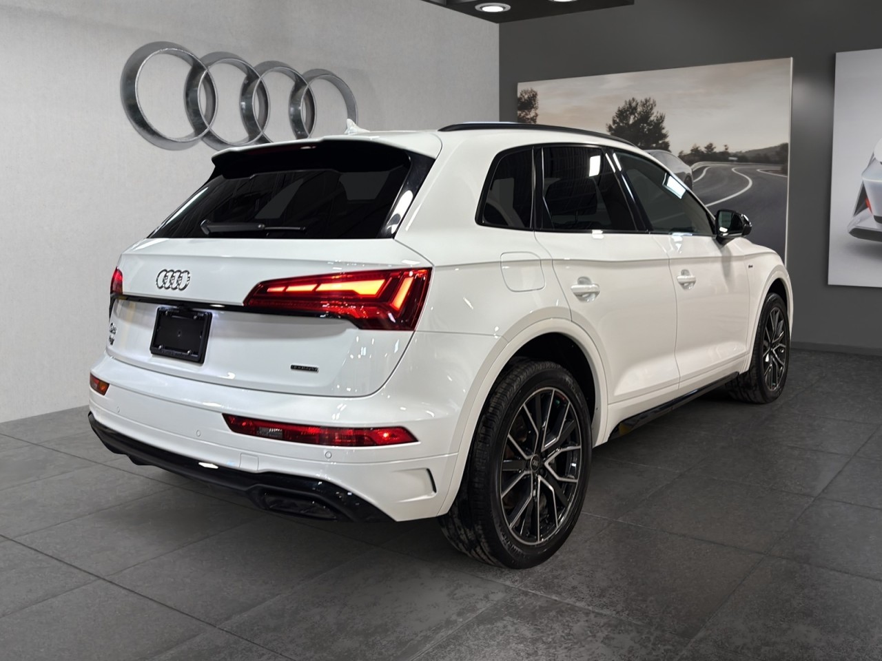 2022 Audi Q5 - Image 5