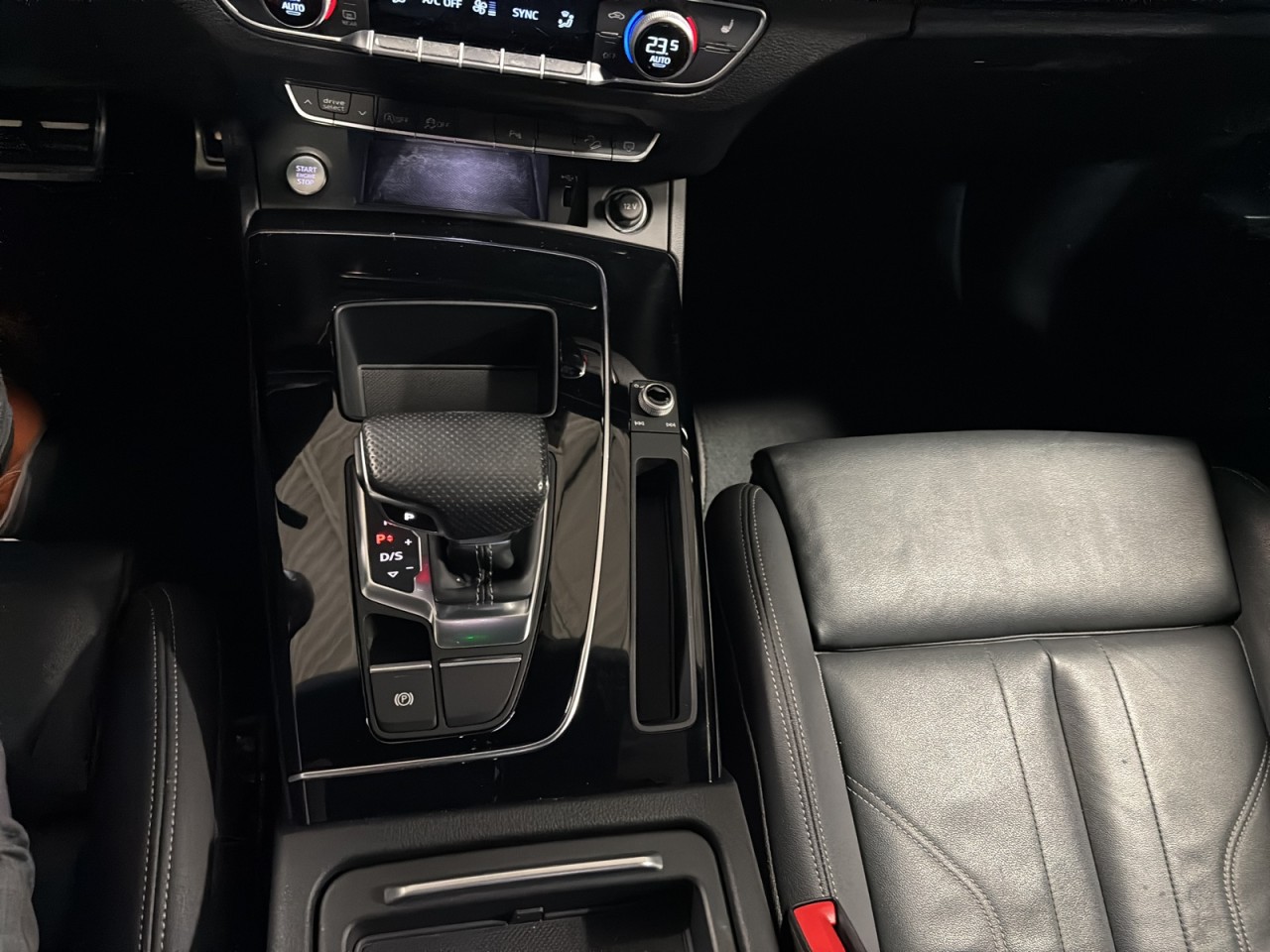 2022 Audi Q5 - Image 15