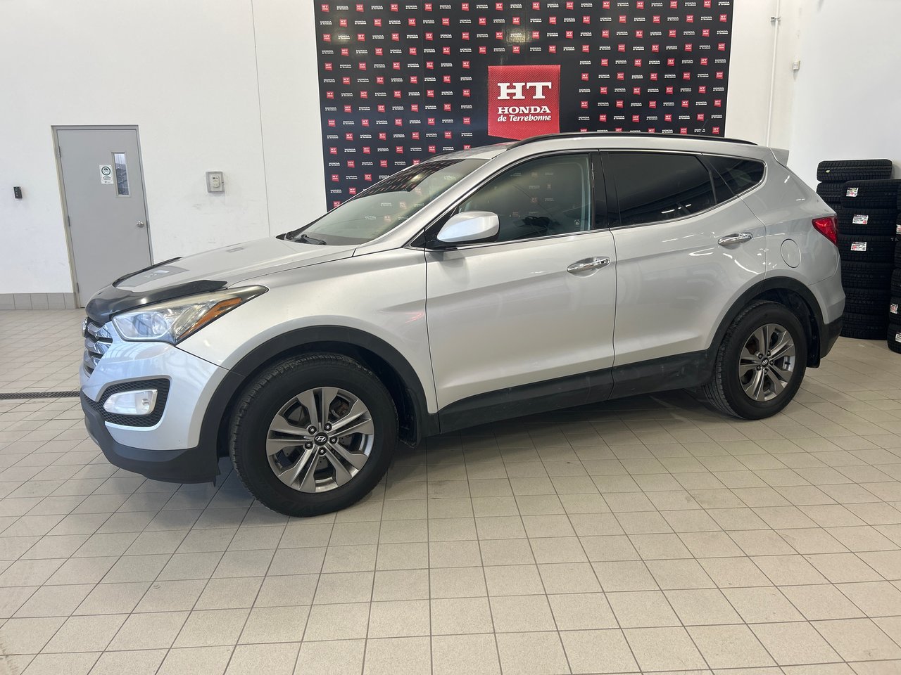 2016 Hyundai Santa Fe Sport - Image 2