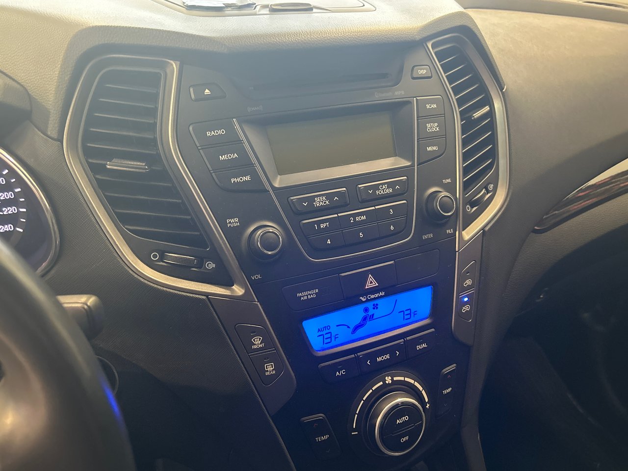 2016 Hyundai Santa Fe Sport - Image 20