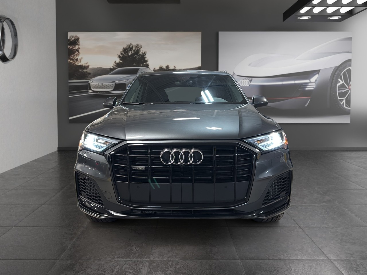 2022 Audi Q7 - Image 2