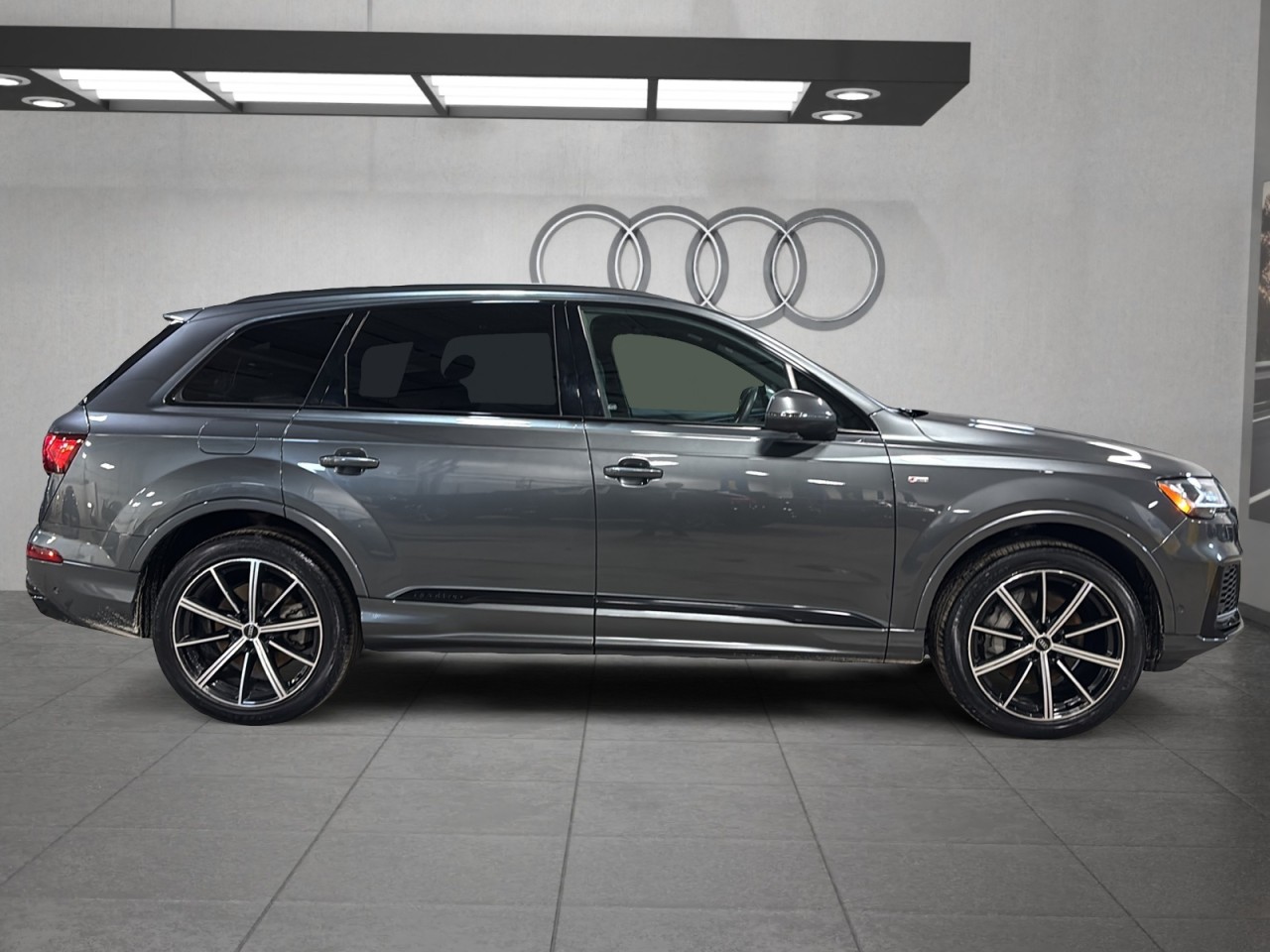 2022 Audi Q7 - Image 4
