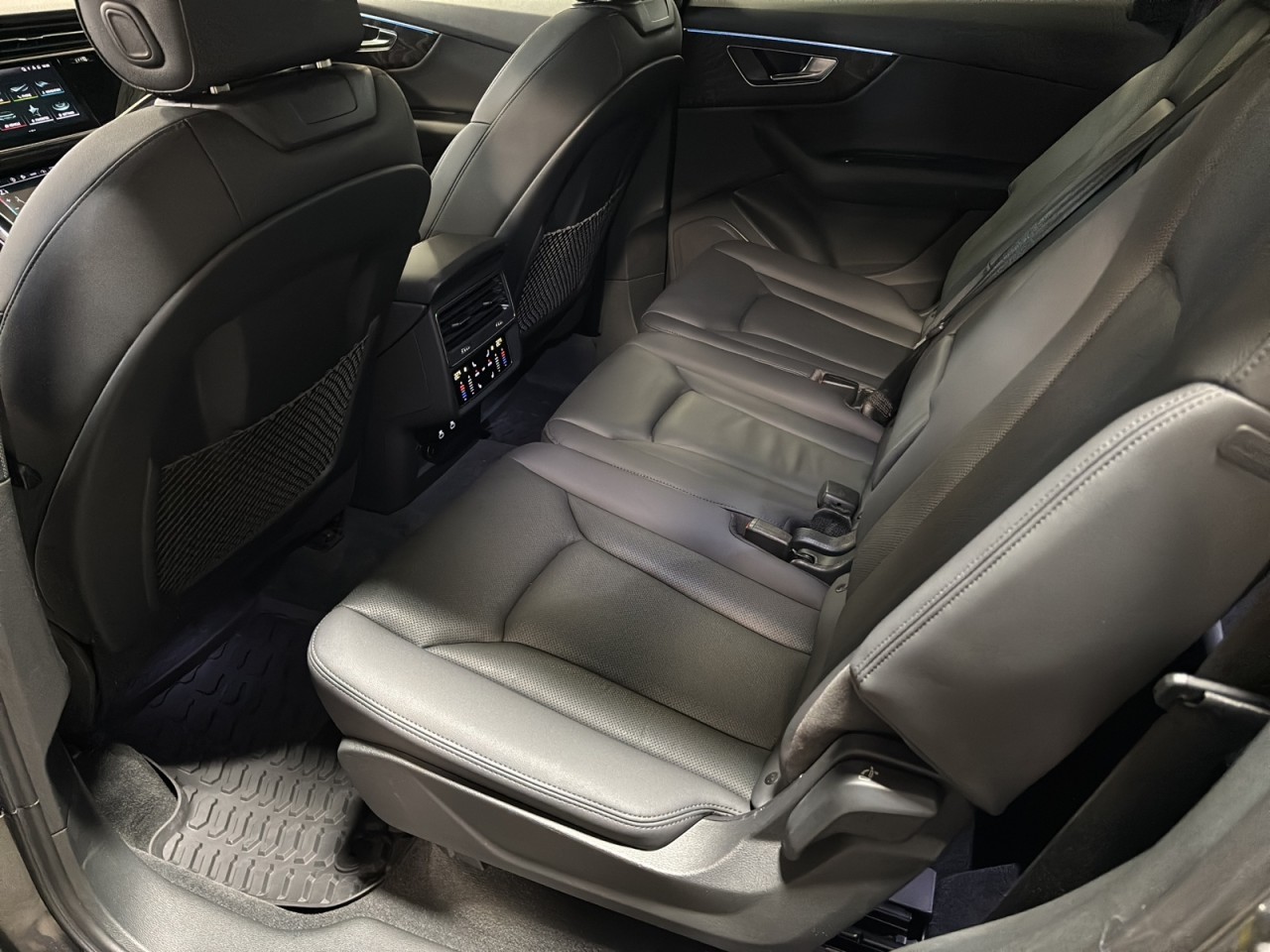 2022 Audi Q7 - Image 7