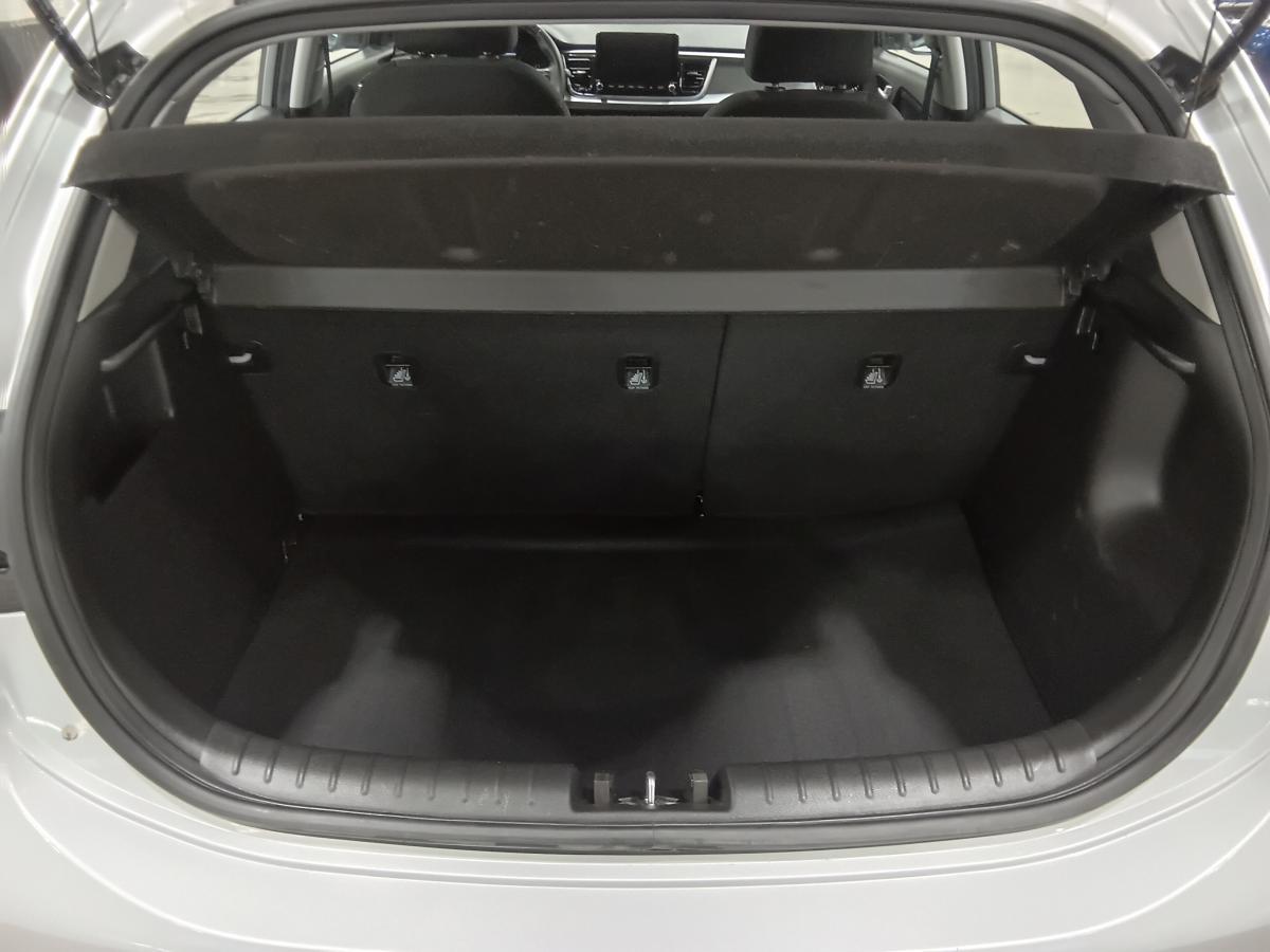 2023 Kia Rio5 - Image 12