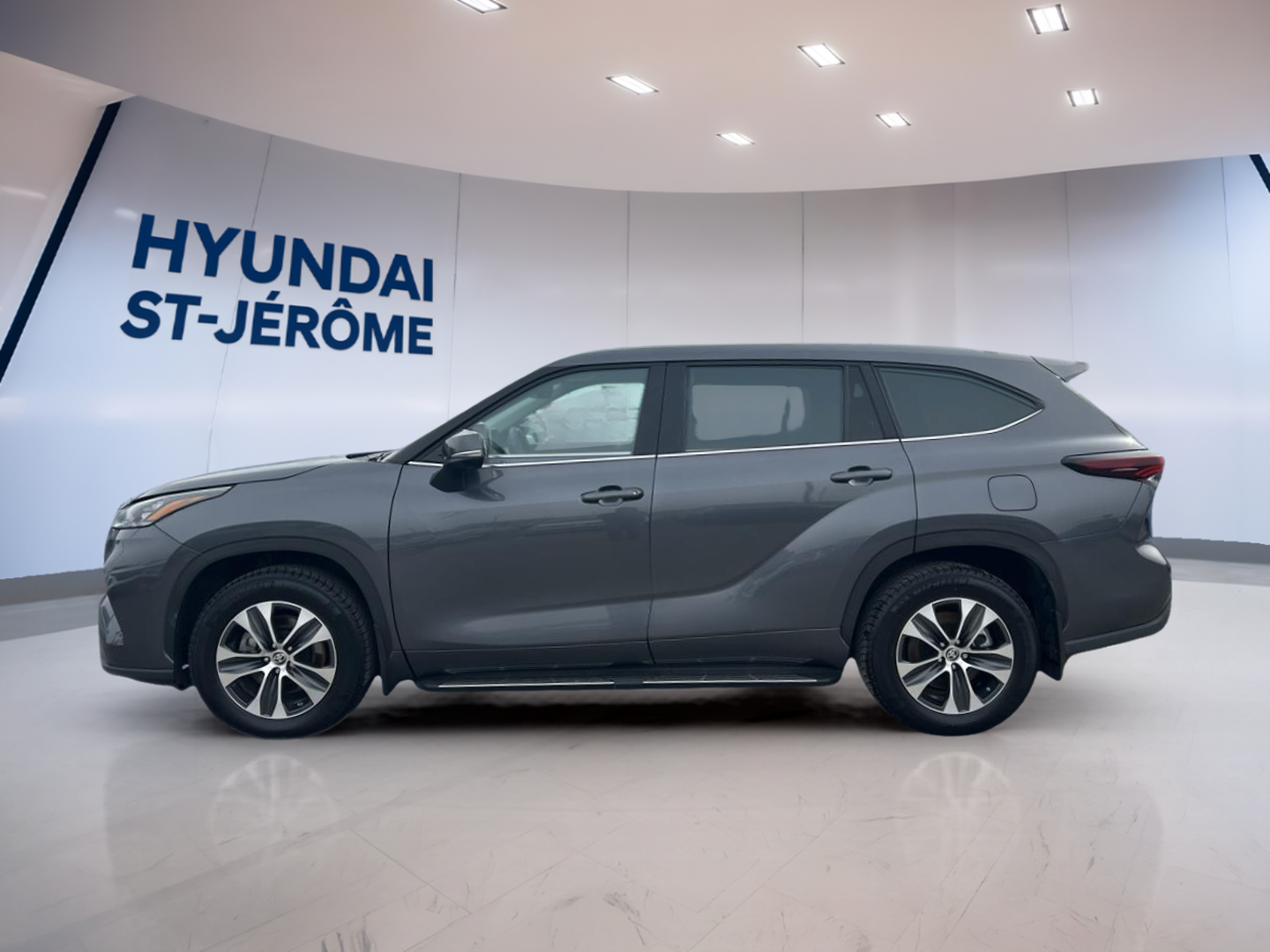2024 Toyota Highlander - Image 8