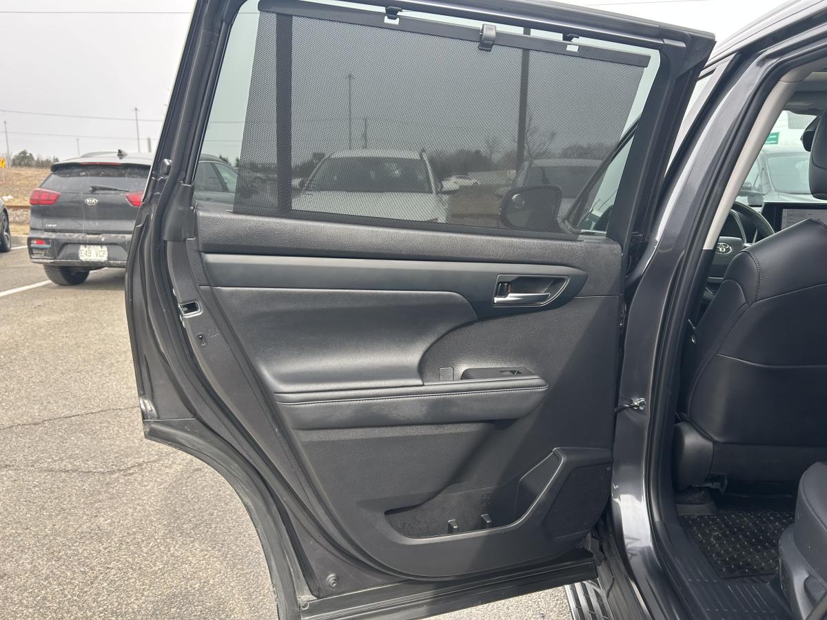 2024 Toyota Highlander - Image 19