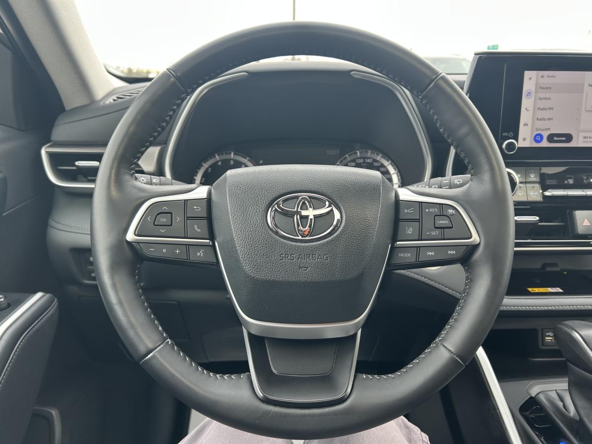 2024 Toyota Highlander - Image 23