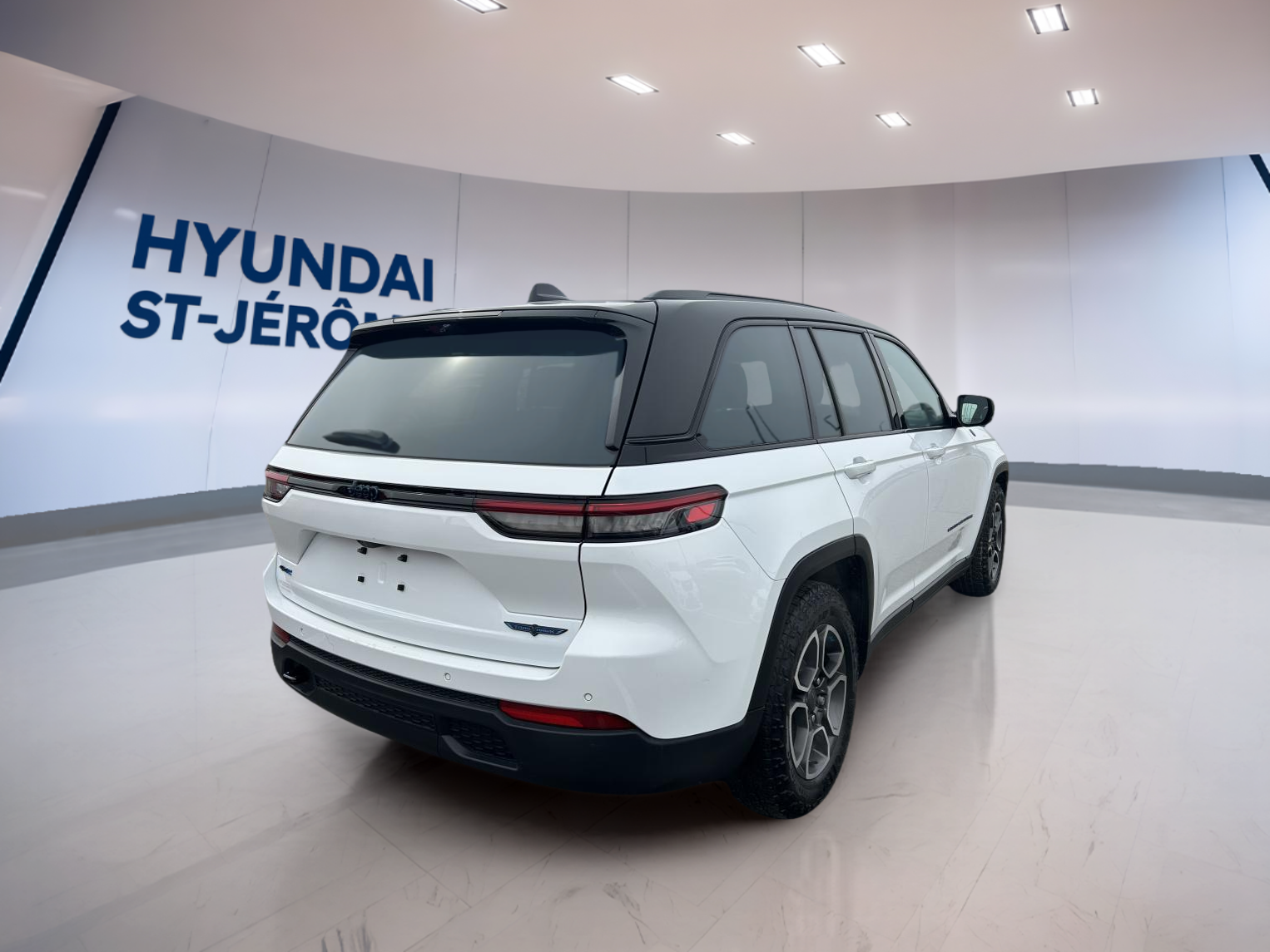 2023 Jeep Grand Cherokee 4xe - Image 5