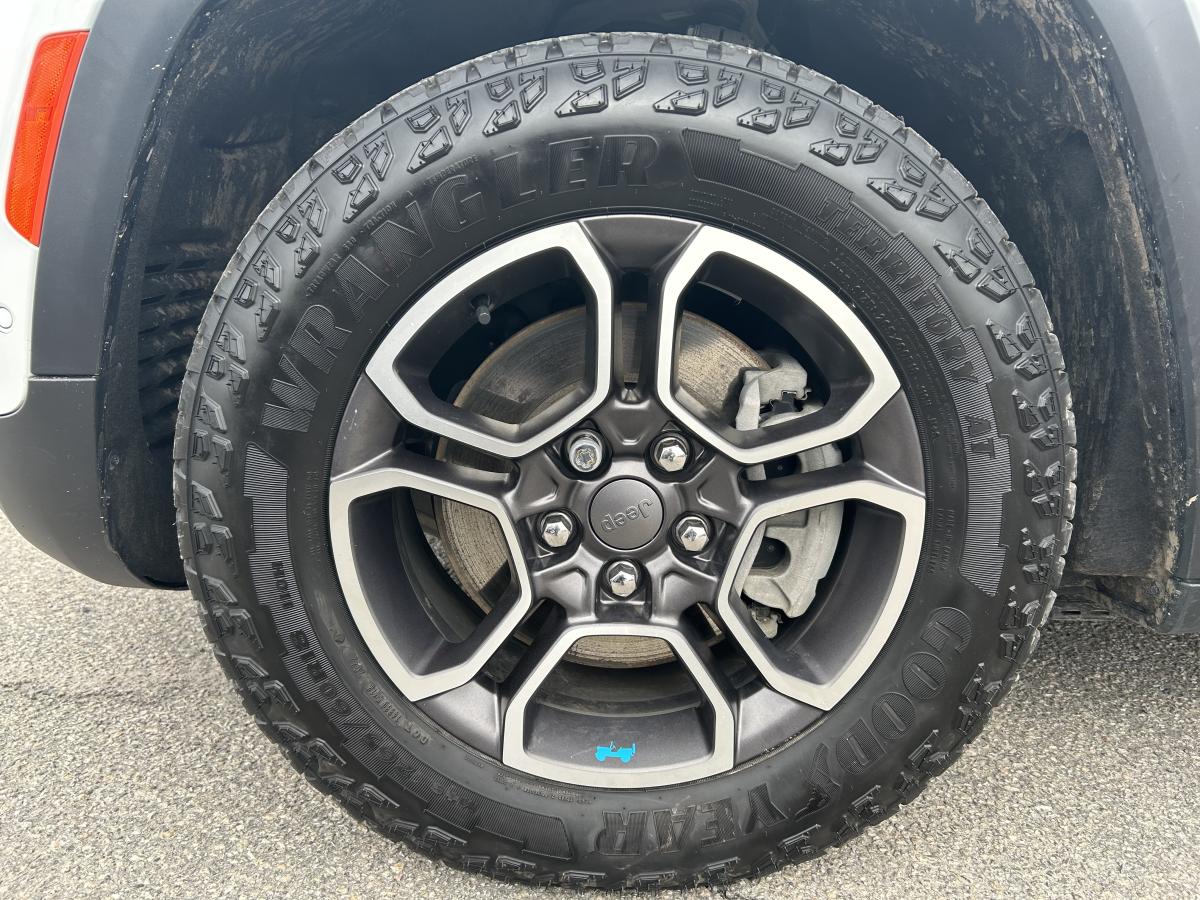 2023 Jeep Grand Cherokee 4xe - Image 9