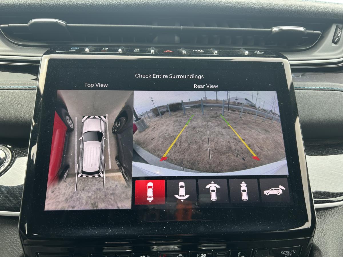 2023 Jeep Grand Cherokee 4xe - Image 29