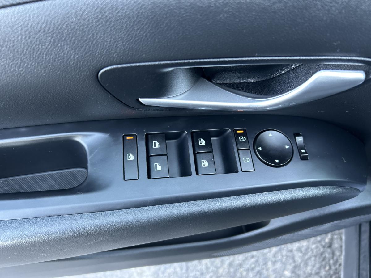 2025 Hyundai Tucson - Image 15