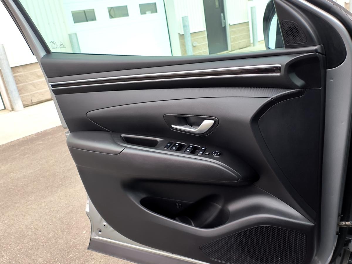 2022 Hyundai Tucson - Image 17