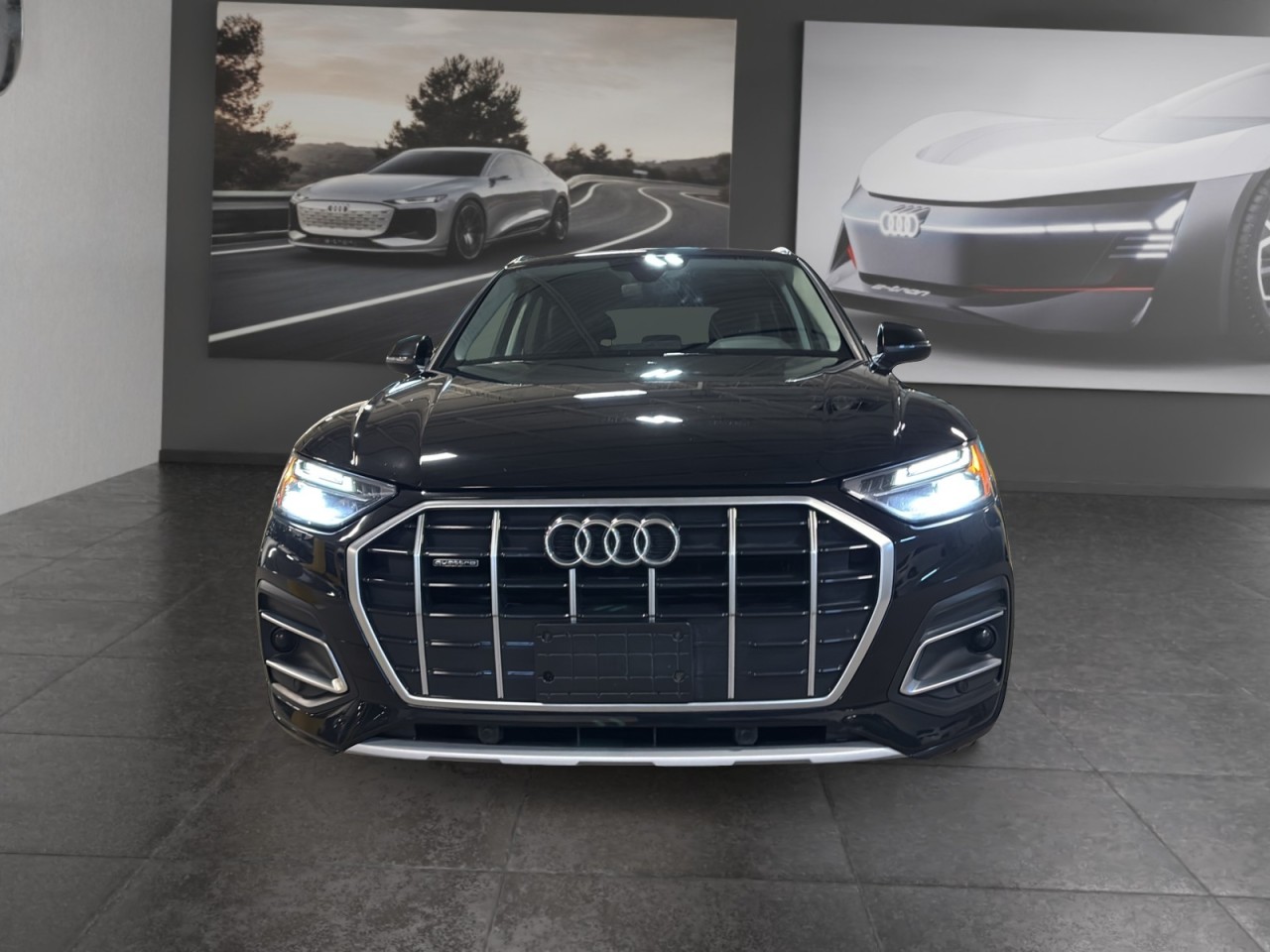2022 Audi Q5 - Image 2