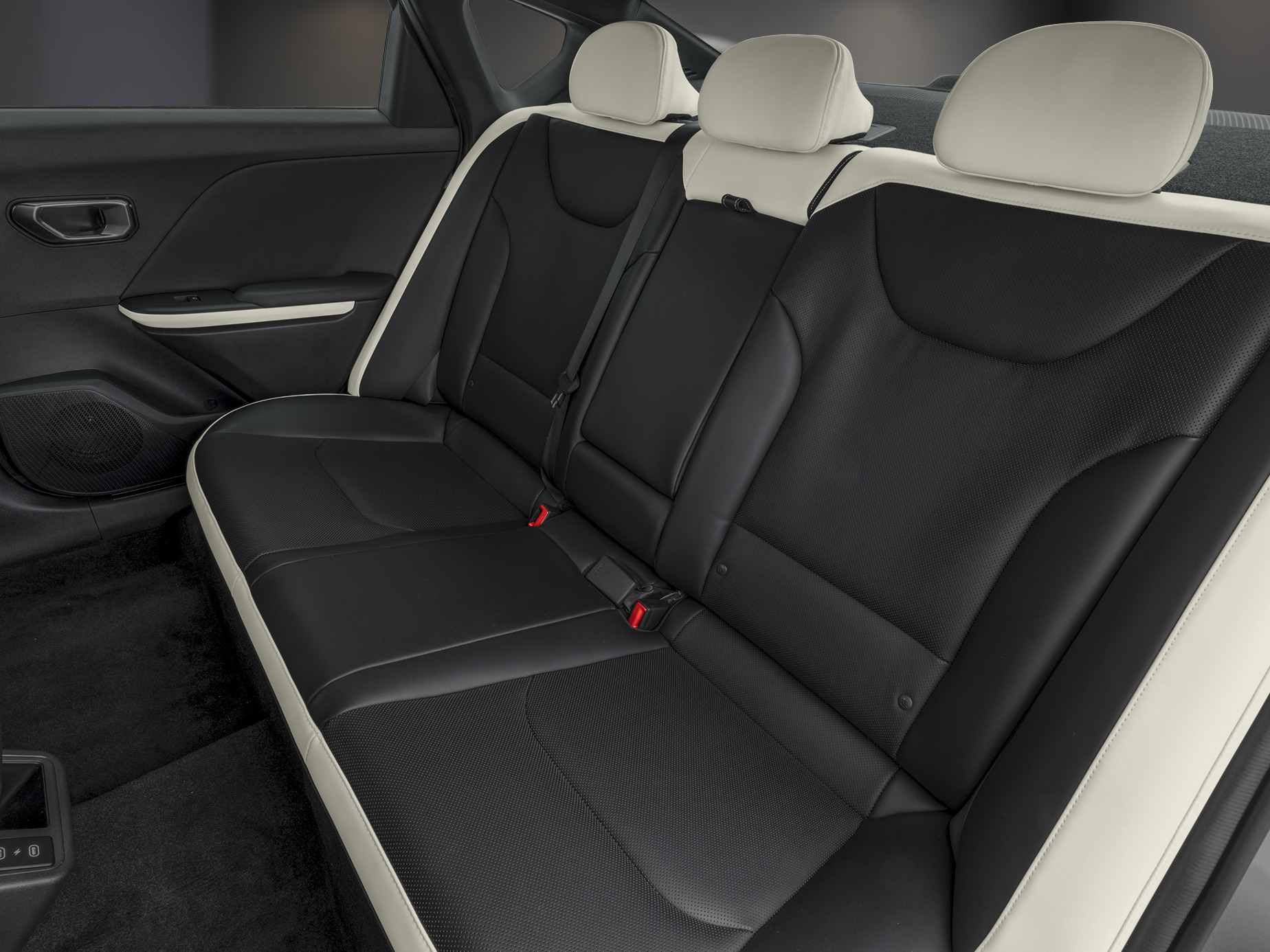 2026 Kia K4 - Image 9